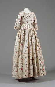 東インド会社のマークが刻印された梨花のドレス、1785-90年頃（綿） 作： English School